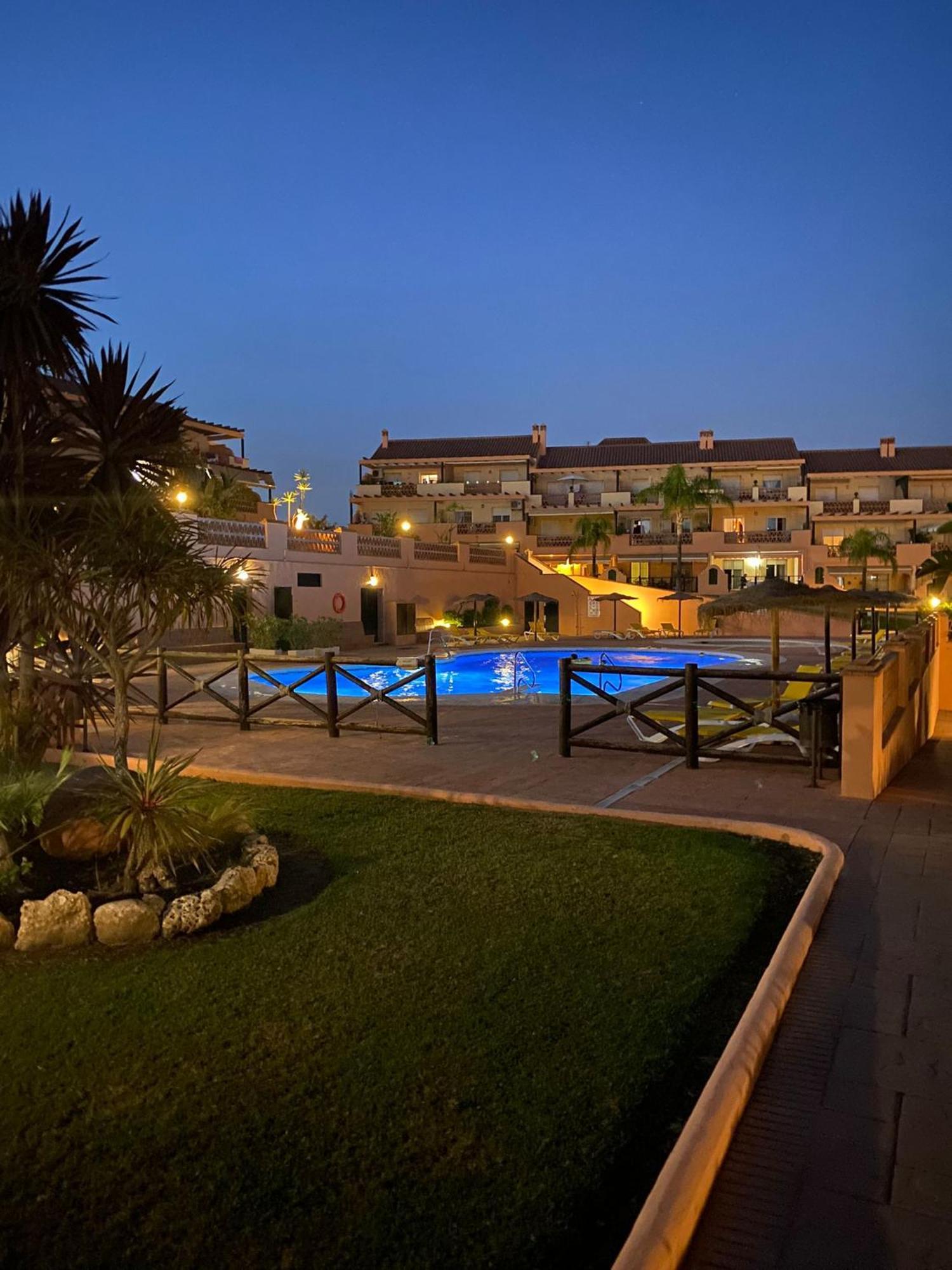Whydhand Resorts Apartments ,Pools And Lovely Terrace * Fuengirola